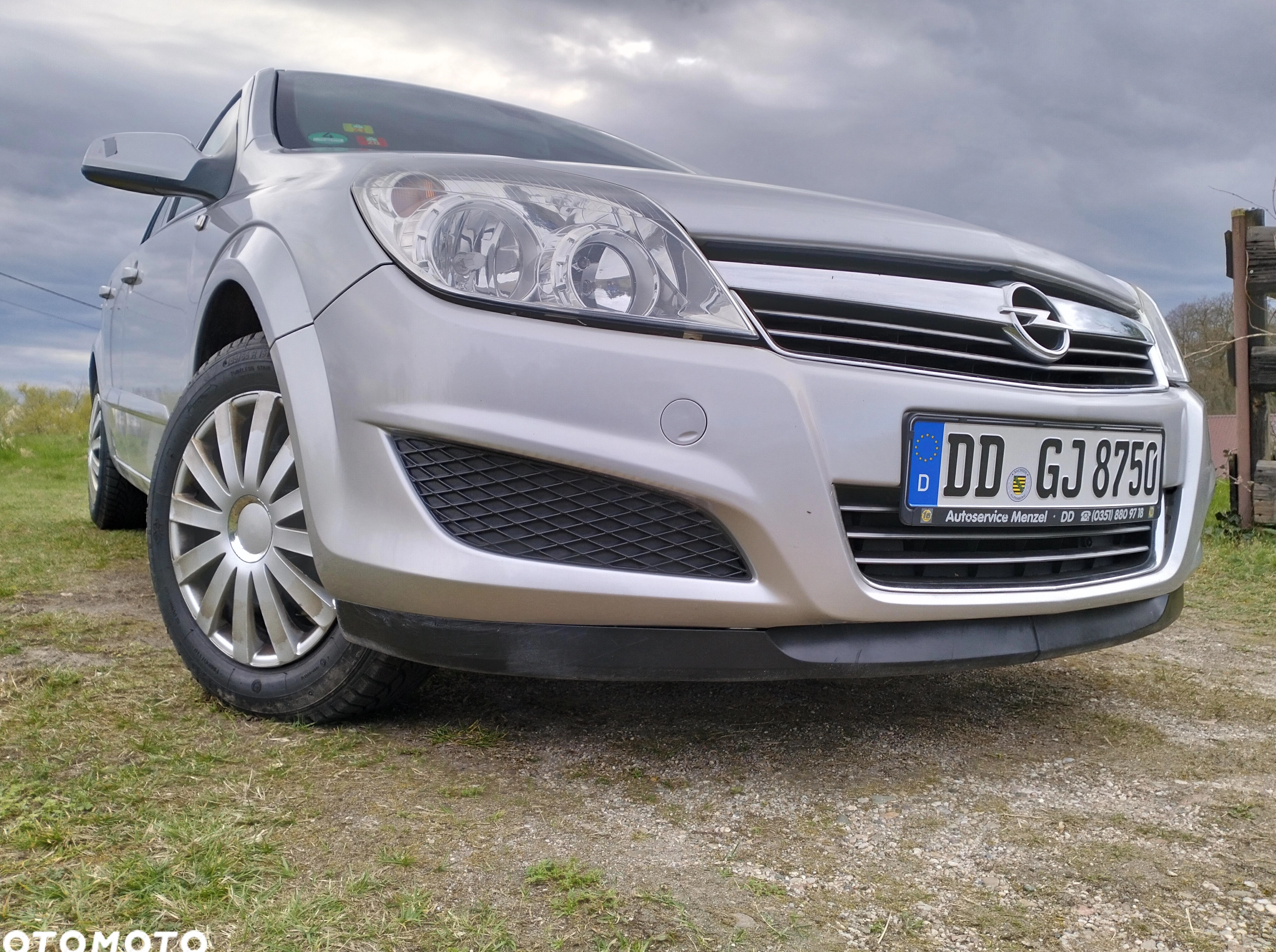 Opel Astra cena 8999 przebieg: 203100, rok produkcji 2008 z Chojnów małe 742